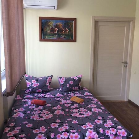Room In The Guest House Odessa Eksteriør bilde
